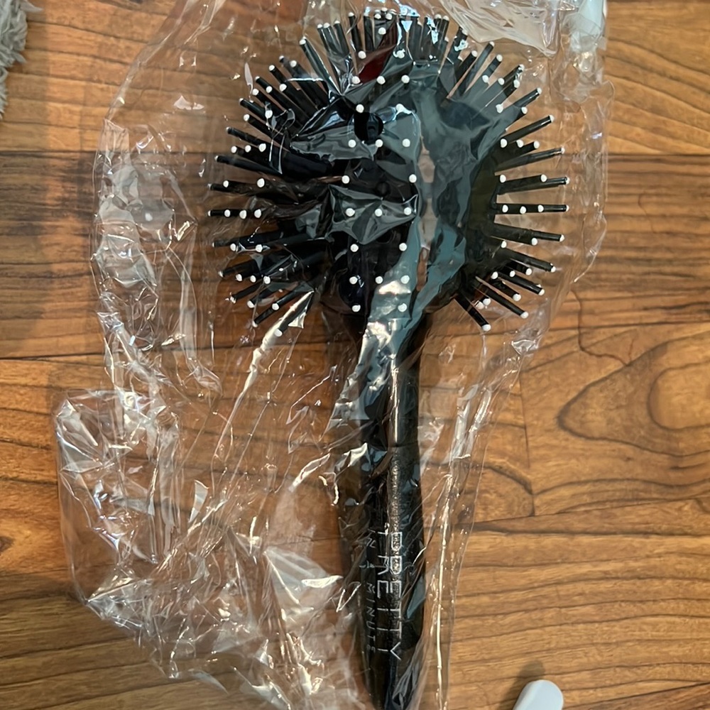 Pretty in a Minute 360° round brush